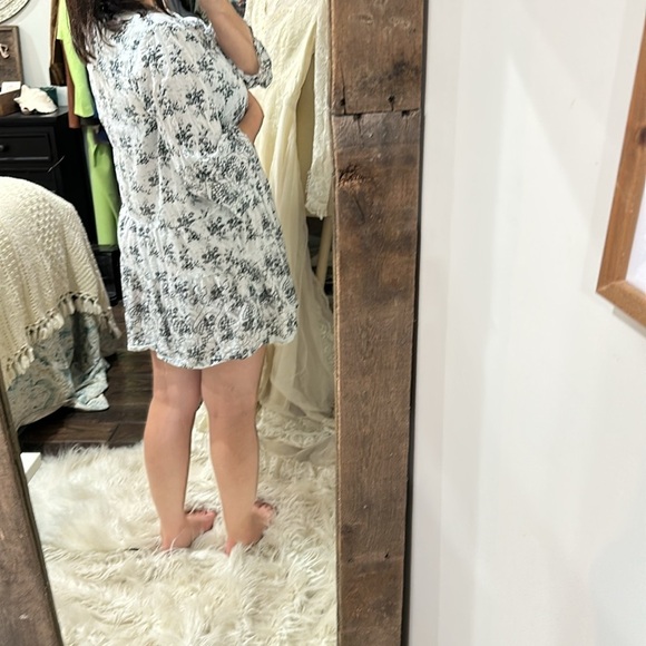 Ellos Black and White Floral Tunic size large - Picture 8 of 8